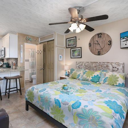 Hotel Tropic Terrace St. Pete Beach Esterno foto