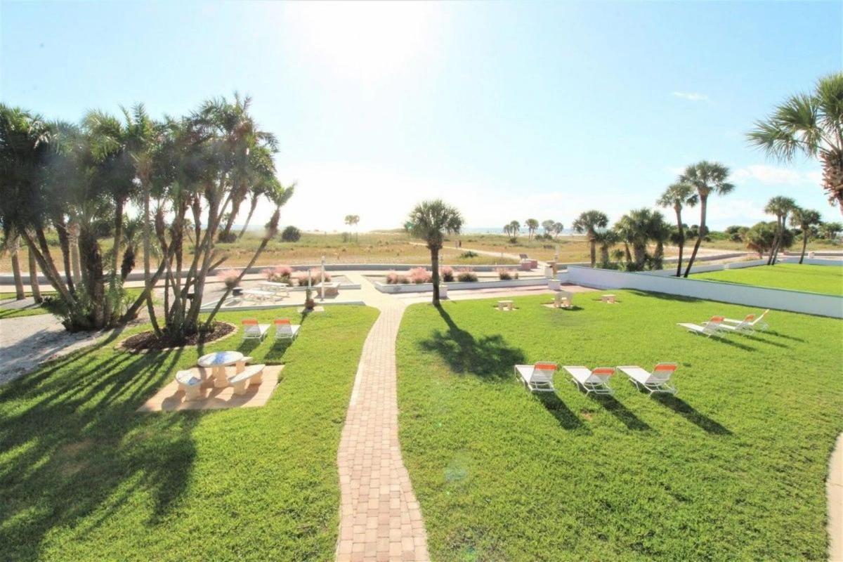 Hotel Tropic Terrace St. Pete Beach Esterno foto