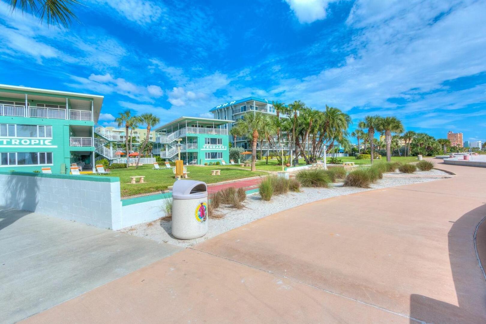 Hotel Tropic Terrace St. Pete Beach Esterno foto