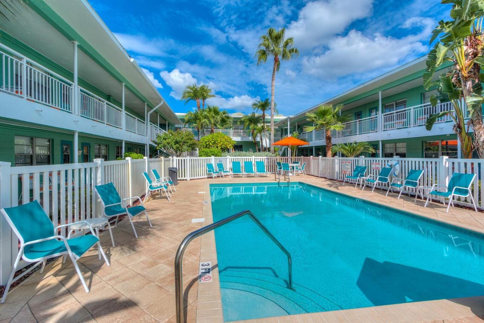 Hotel Tropic Terrace St. Pete Beach Esterno foto