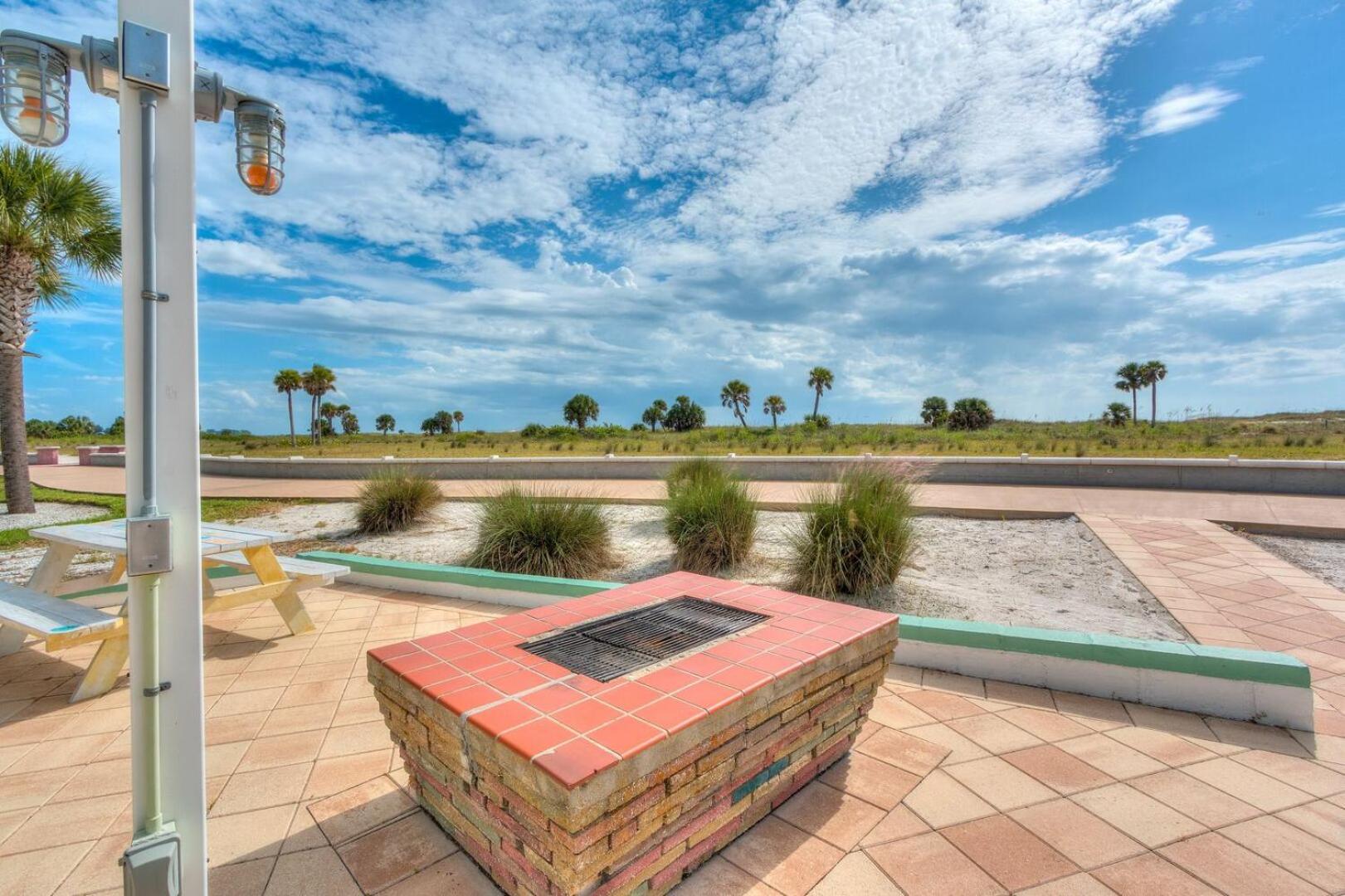 Hotel Tropic Terrace St. Pete Beach Esterno foto