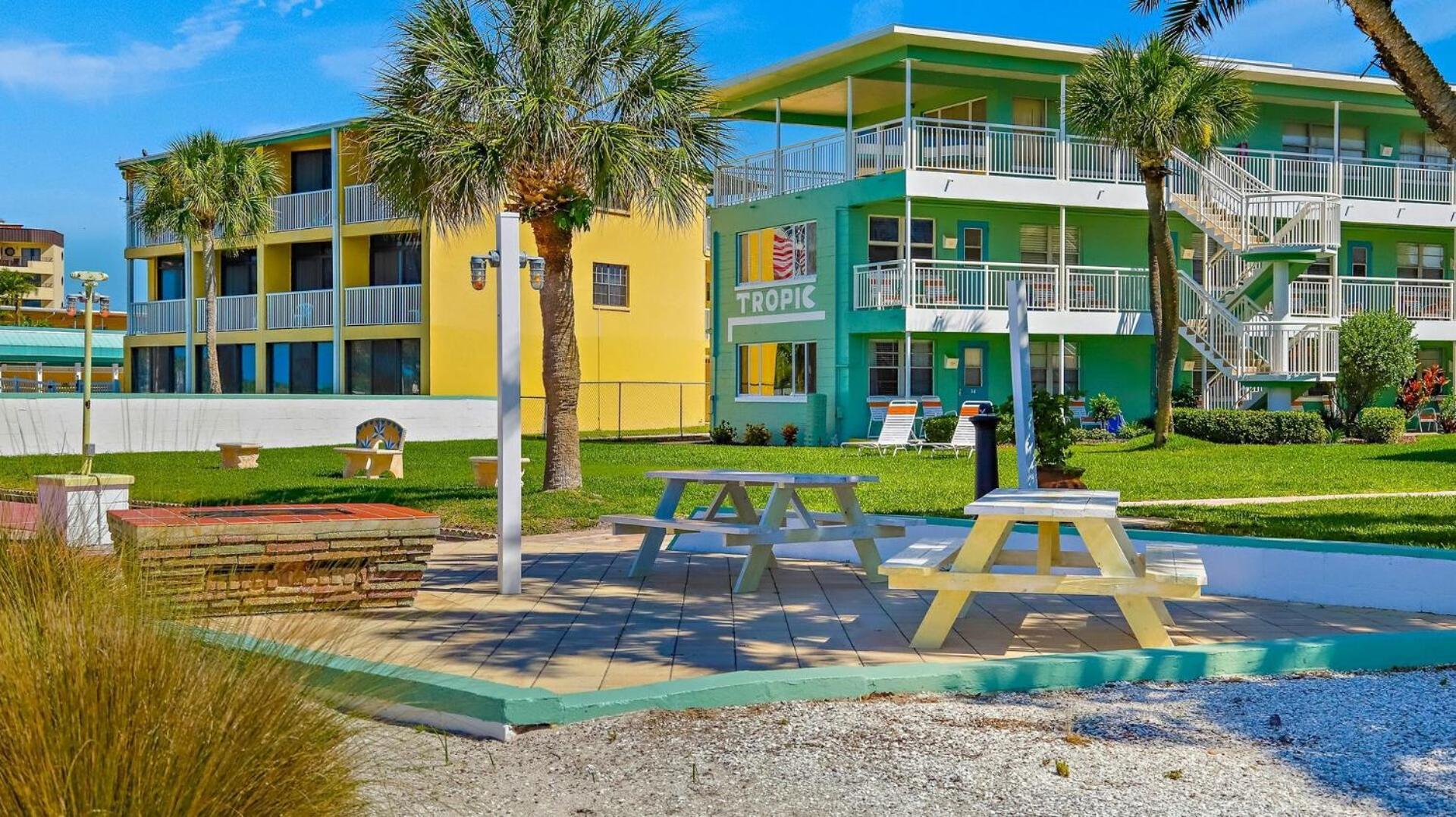 Hotel Tropic Terrace St. Pete Beach Esterno foto
